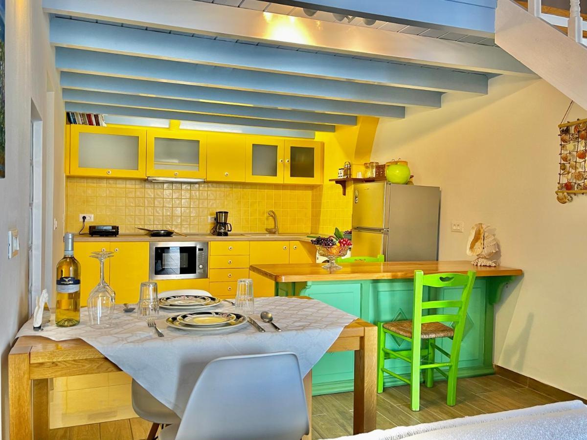 Seafront - Harbour View , Pitini 2 Apartment Сими Екстериор снимка